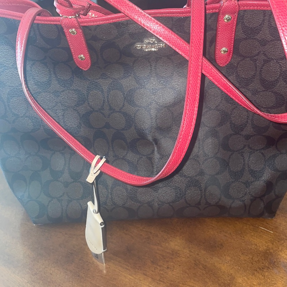Reversible city tote coach purse